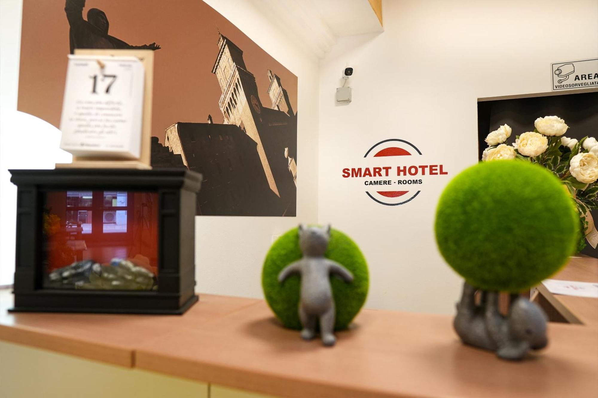 Smart Hotel Ferrara Eksteriør billede