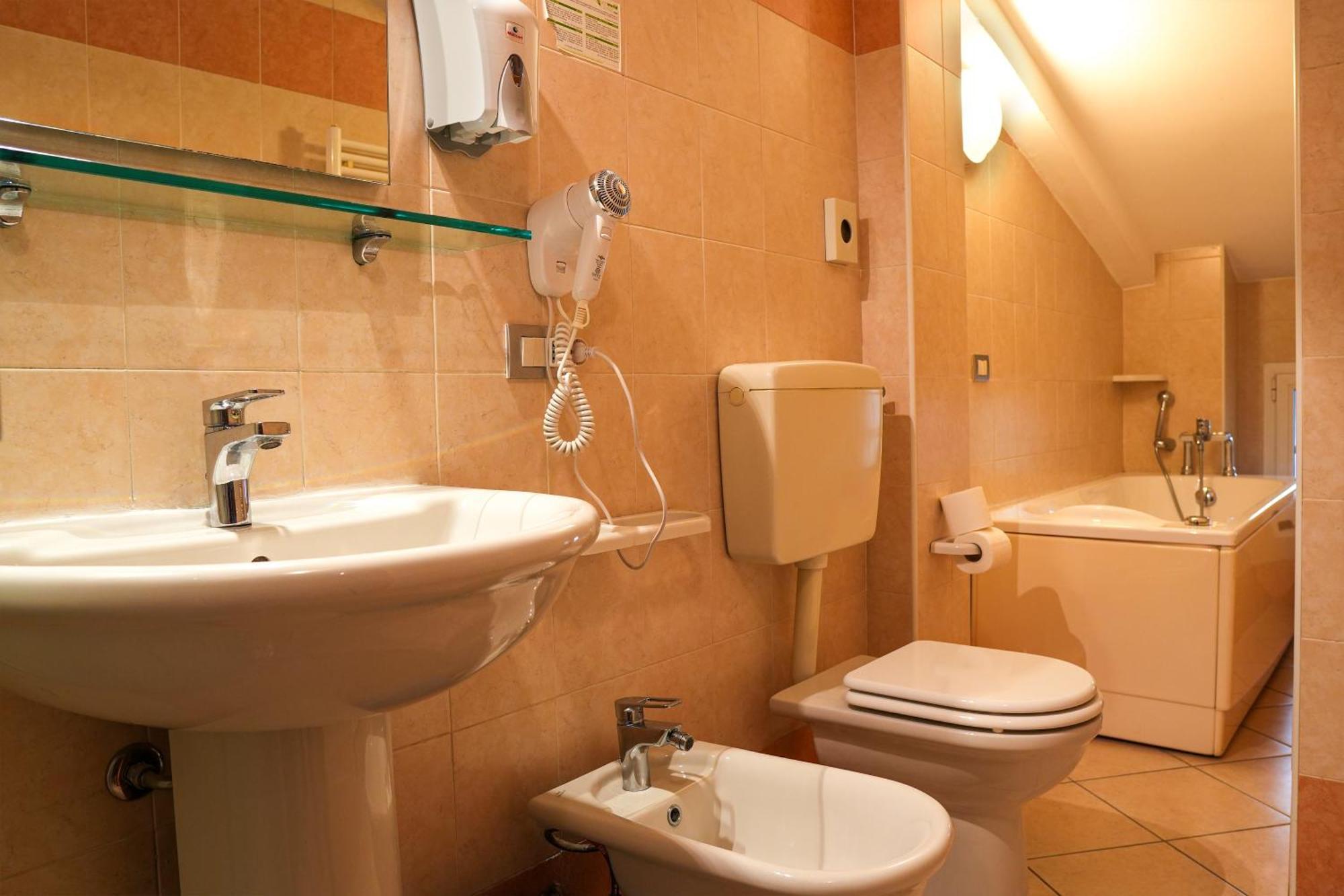 Smart Hotel Ferrara Eksteriør billede