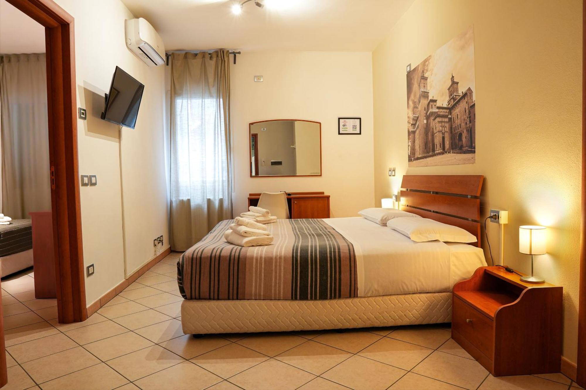 Smart Hotel Ferrara Eksteriør billede