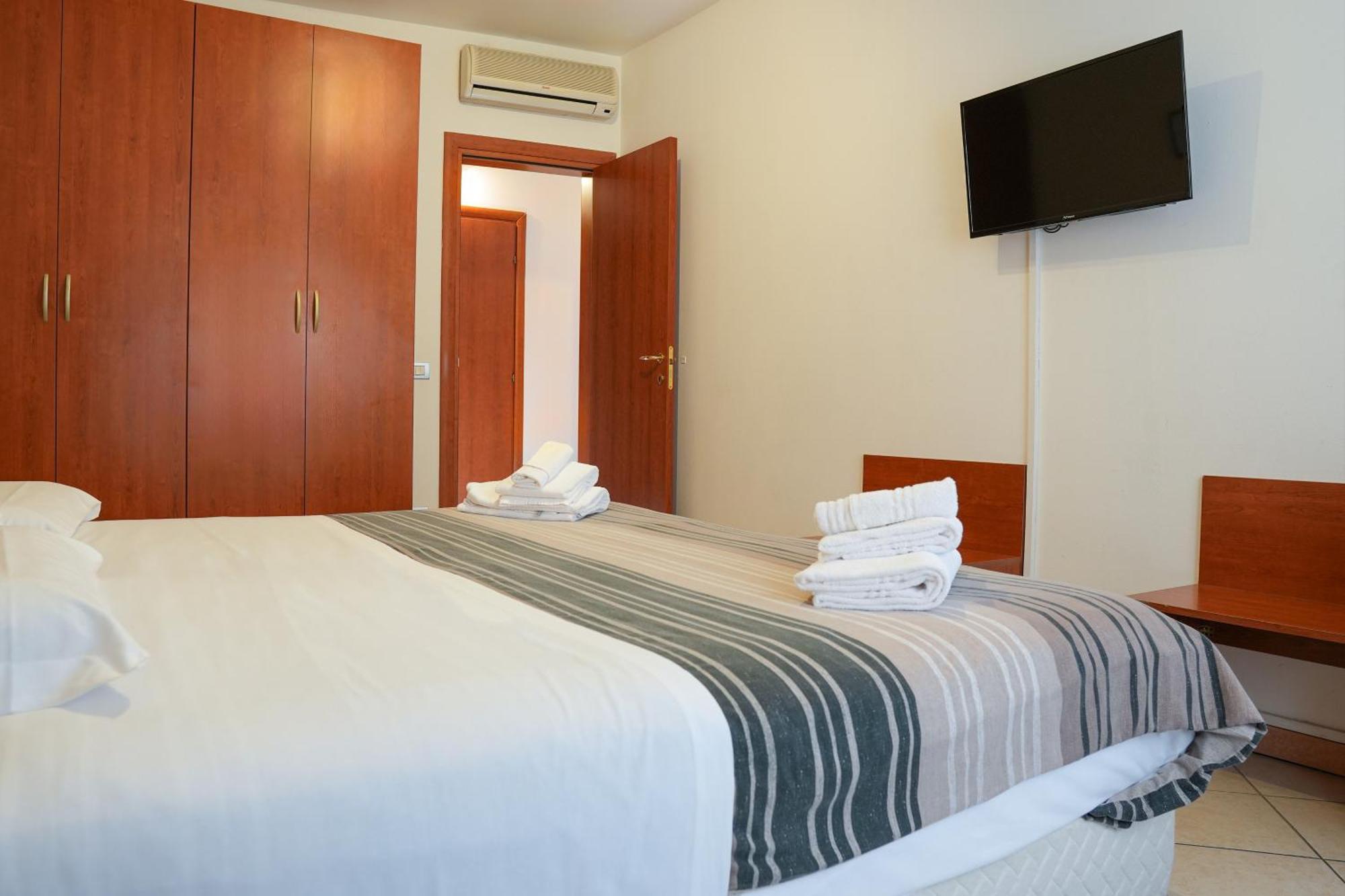 Smart Hotel Ferrara Eksteriør billede
