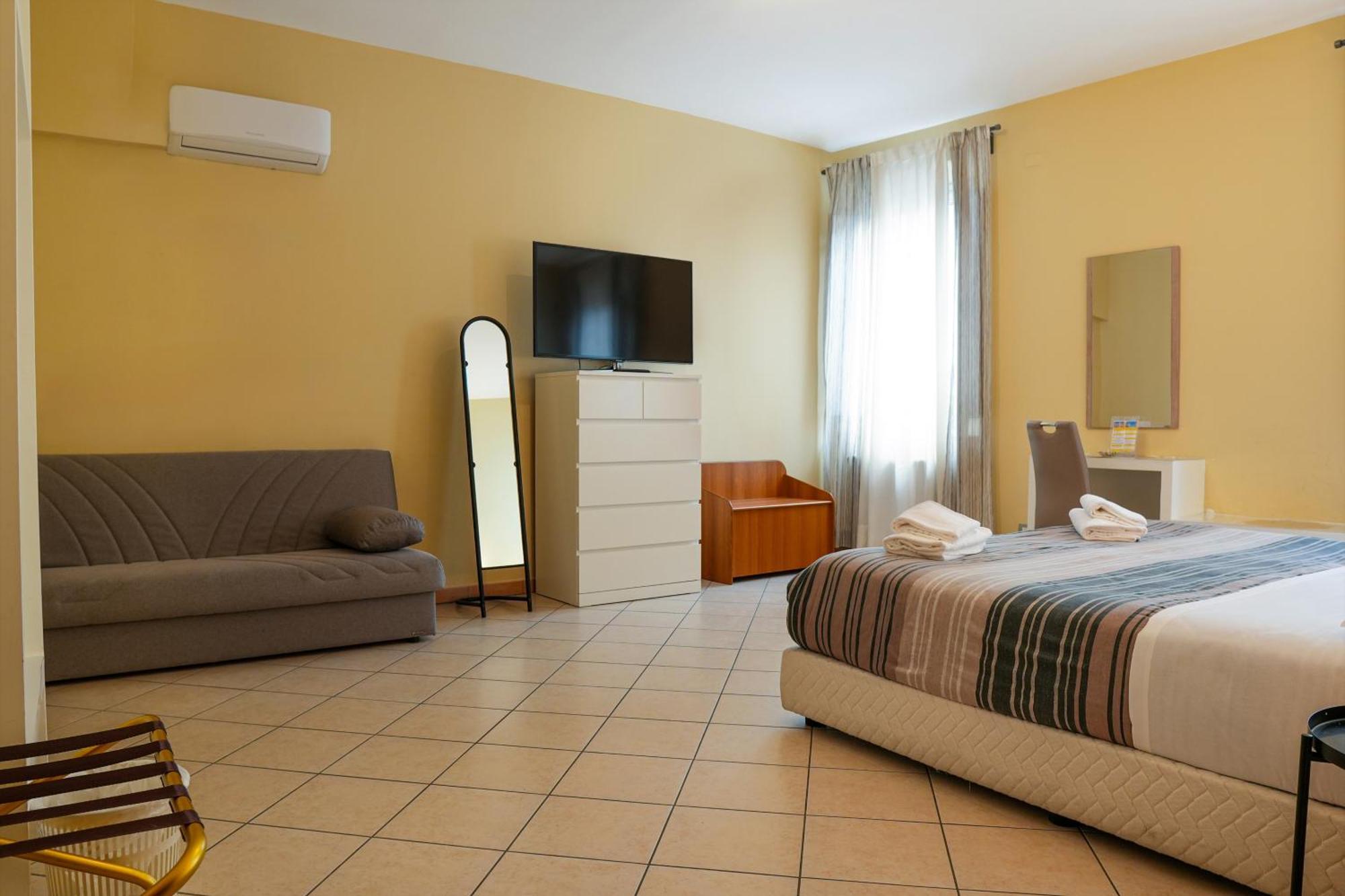 Smart Hotel Ferrara Eksteriør billede