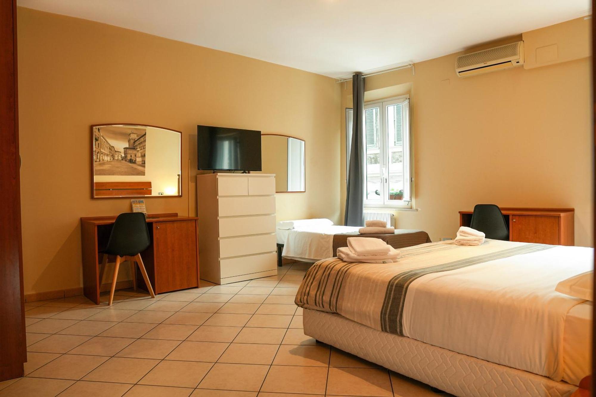 Smart Hotel Ferrara Eksteriør billede