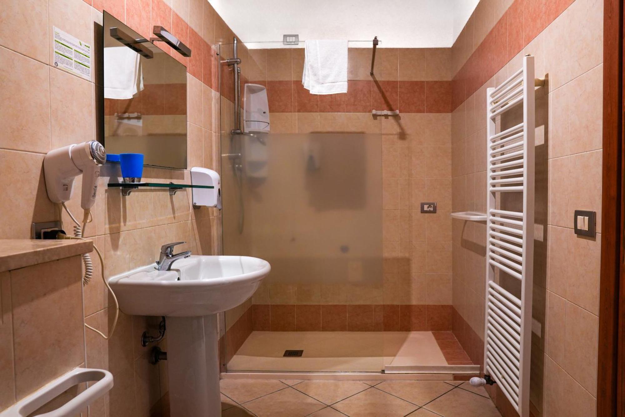 Smart Hotel Ferrara Eksteriør billede